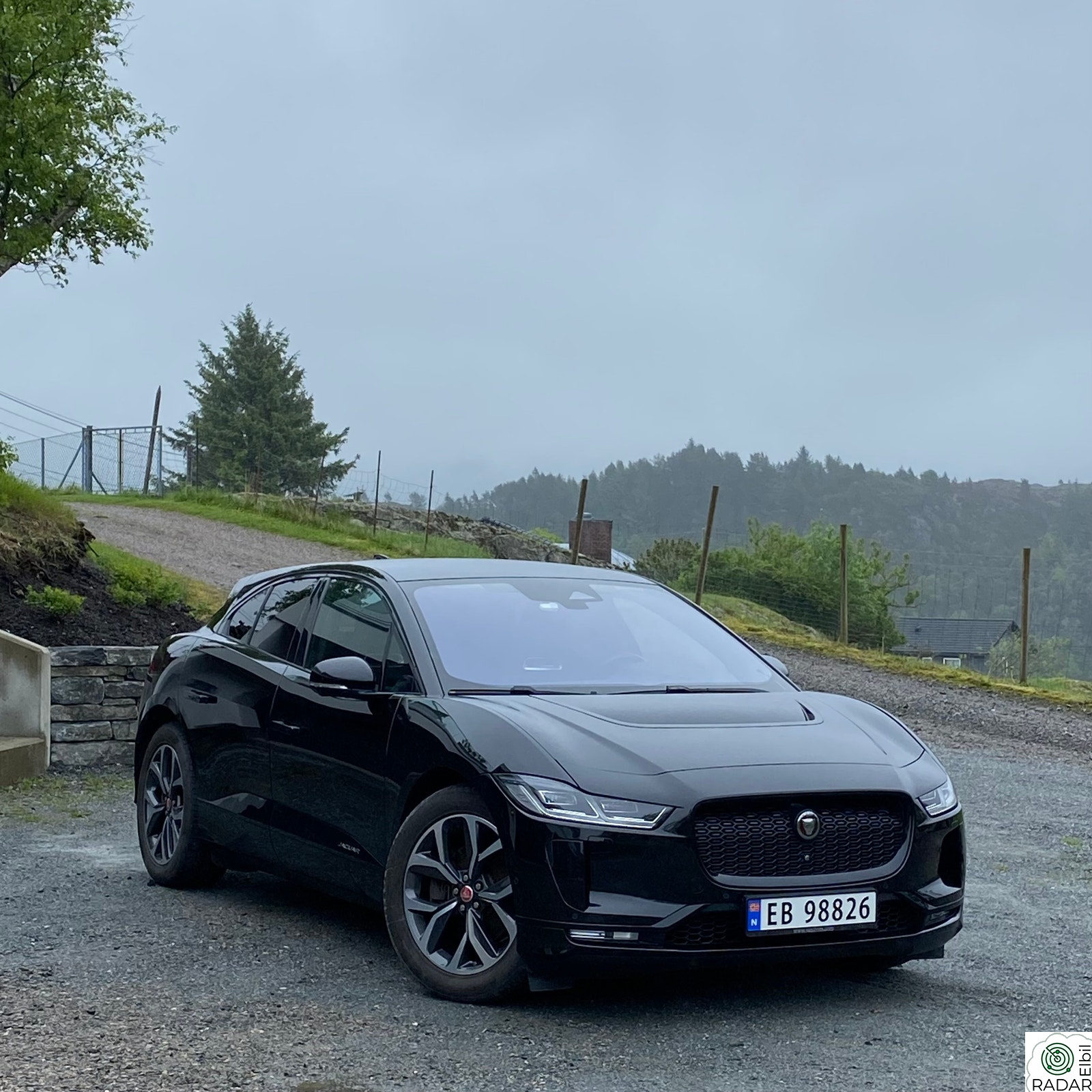 JAGUAR I-PACE EV400 AWD SE + Pano Luftfj 360cam Sportsint HUD