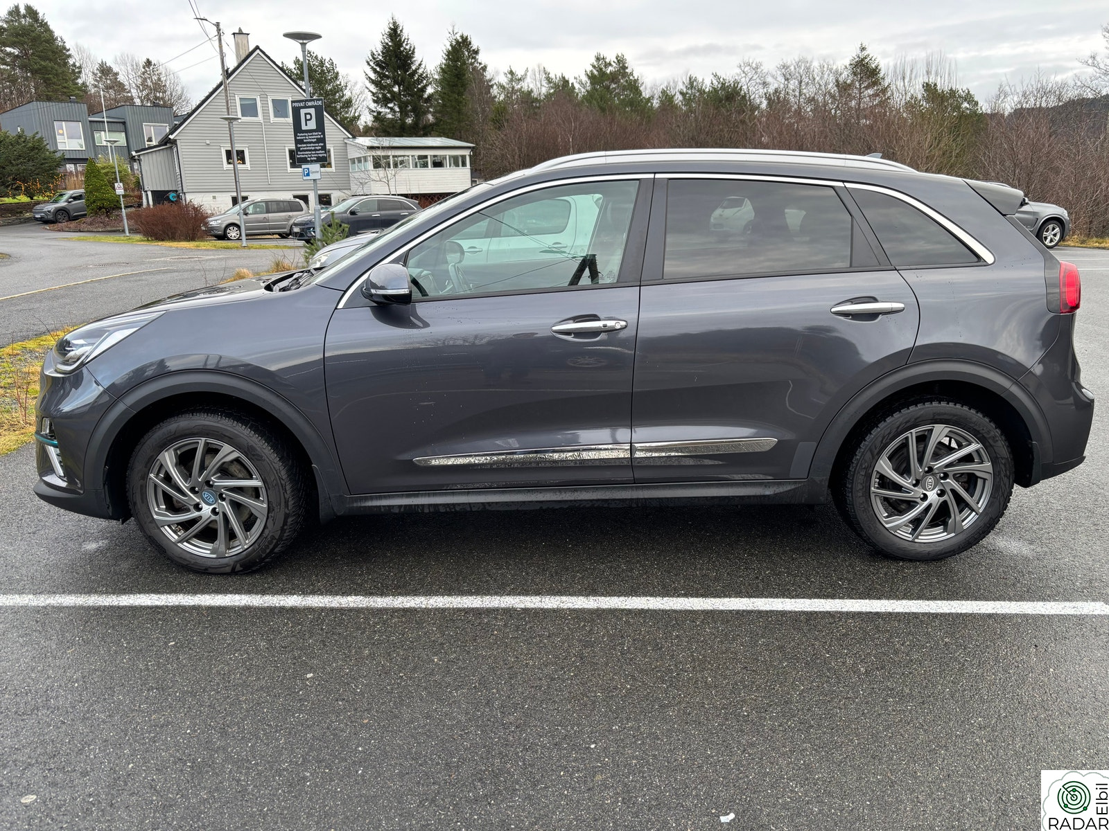 KIA NIRO 64kwh Exclusive / 455km / Soltak / 7-år Garanti / Skinn