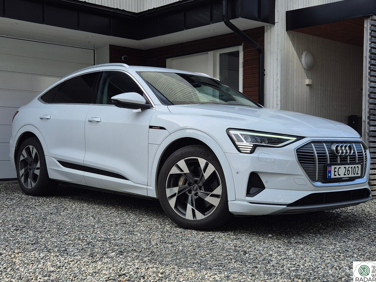 AUDI e-tron Sportback 55 55 Sportback, Matrix, B&O, Luft, Hengerf., nye sommerd.