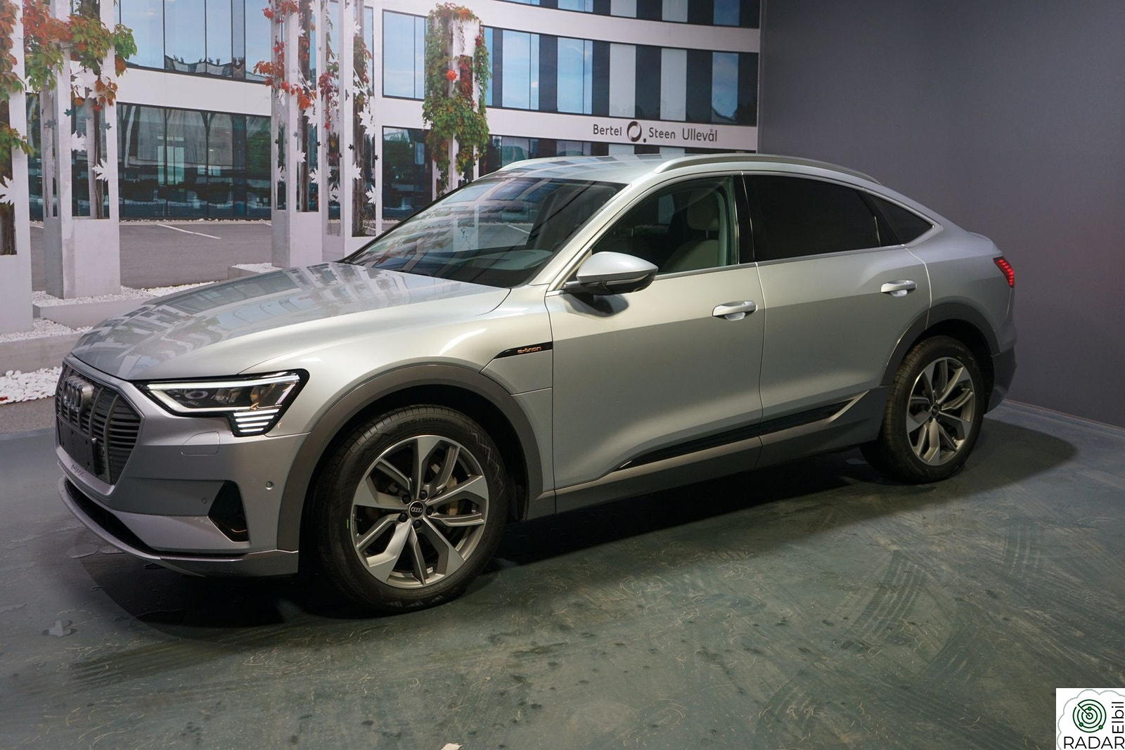 AUDI E TRON SPORTBACK 55 55 quattro Sportback – Spesielt velutstyrt