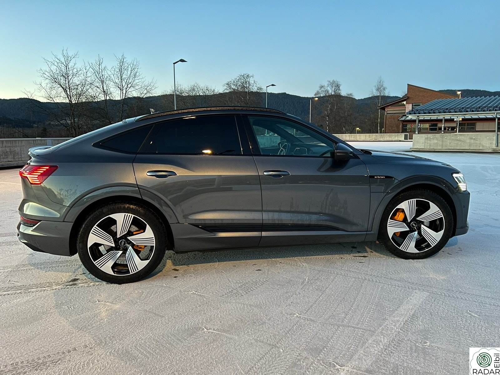 AUDI e-tron Sportback 50 50 S-Line Sport LAV KM!! SOM NY!!