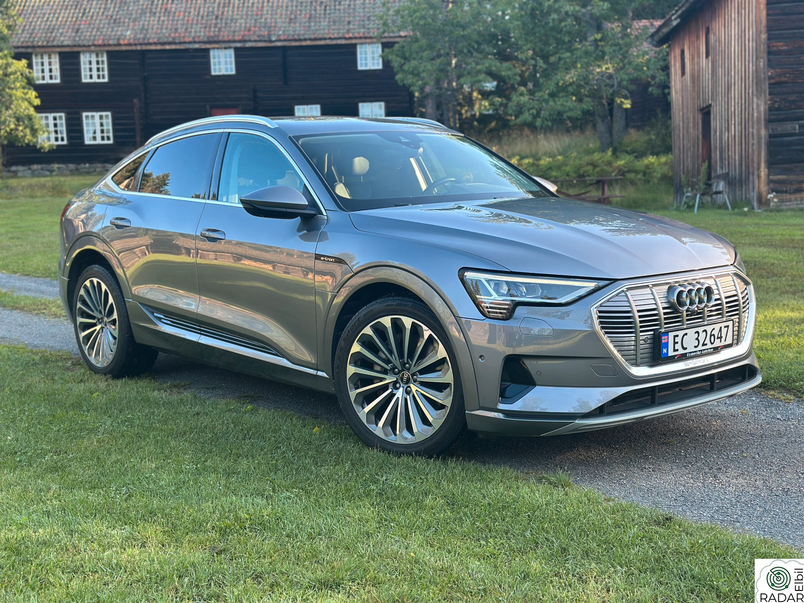 AUDI e-tron Sportback 55 55 Sportback Advanced Business