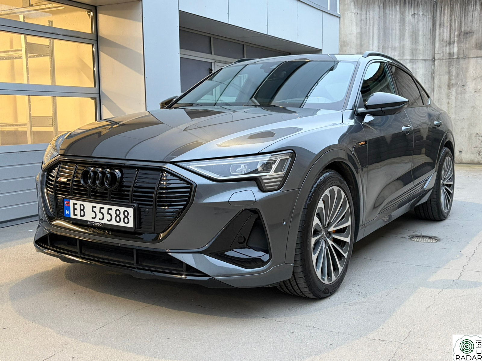 AUDI e-tron Sportback 55 55/2x S-line/Skinn/ACC/HUD/Krok/360/Navi