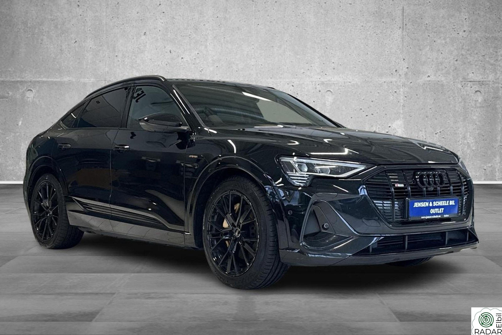 AUDI E TRON SPORTBACK 55 S Line. Krok, 360 kamera, Navi, HUD, B&O, R-407km