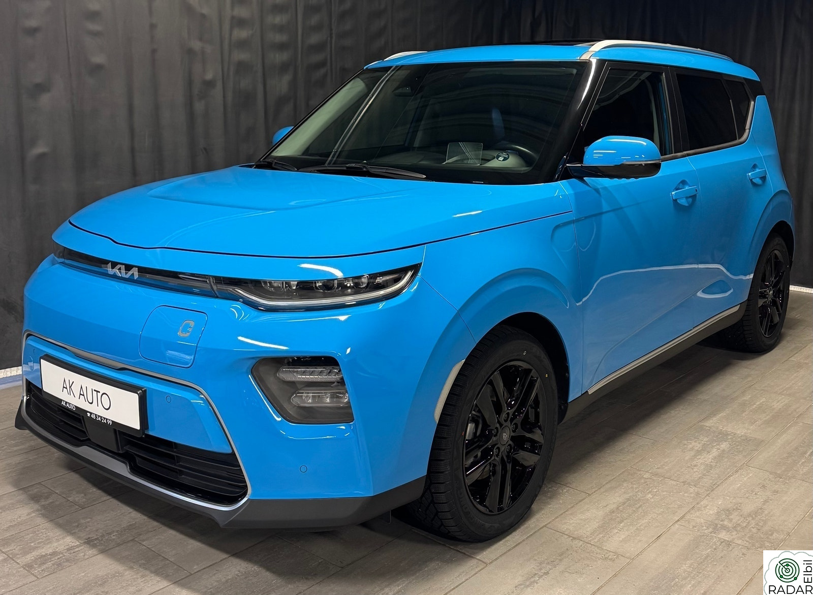 KIA SOUL Exclusive/ 64kw/ S.tak/ HUD/ H&K/ ACC/SKINN