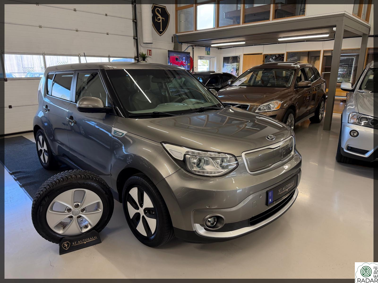 KIA SOUL Exclusive//Ny-service/04.28/Skinn/R-kamera/Navi/Isofix
