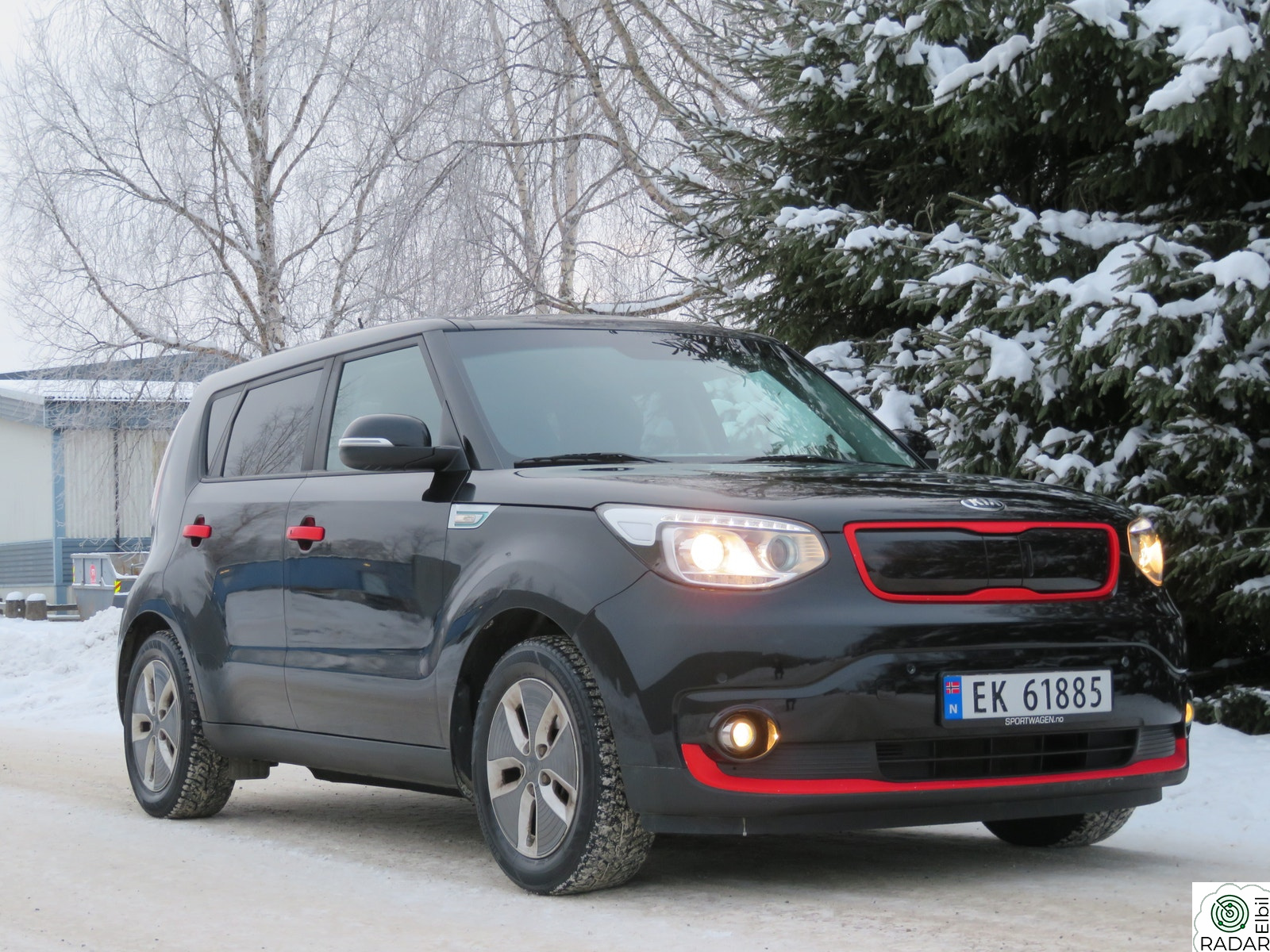 KIA SOUL EXCLUSIVE.EN EIER.EU-OK-27.NY I NORGE.2 KABLER.INNB.