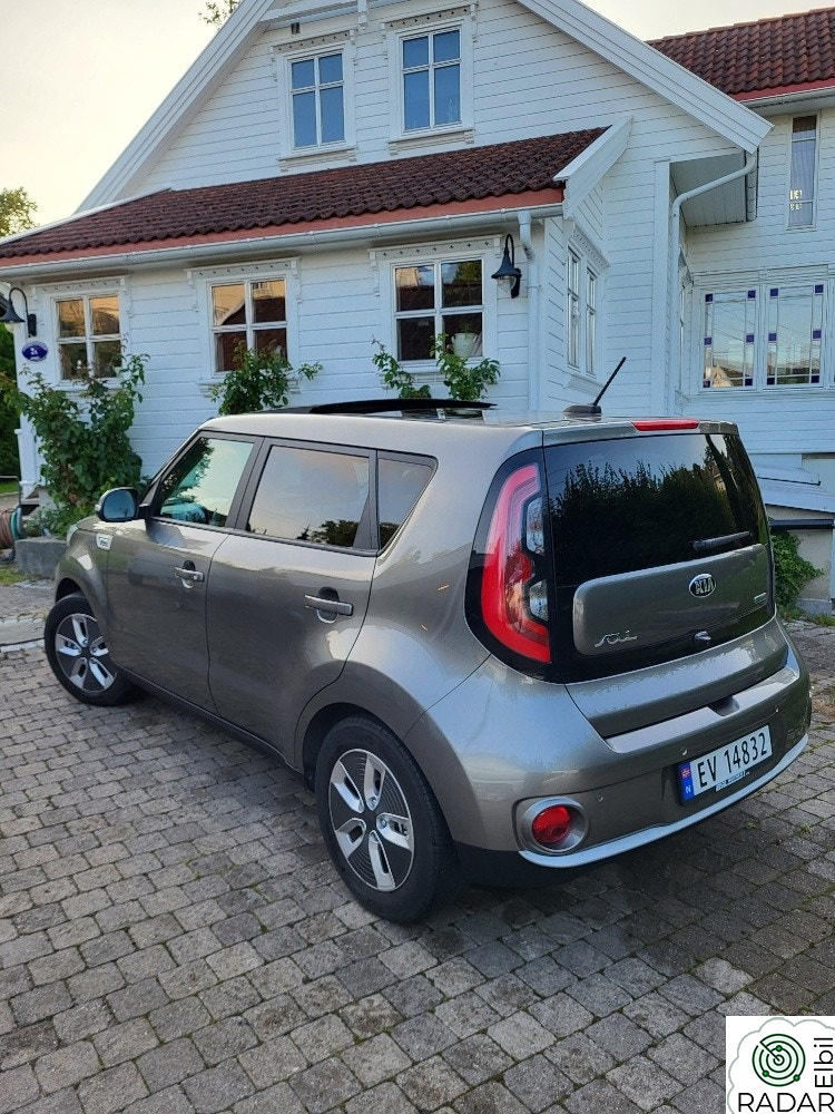 KIA SOUL Exclusive 81,4 KW 250 km Glasstak Skinn