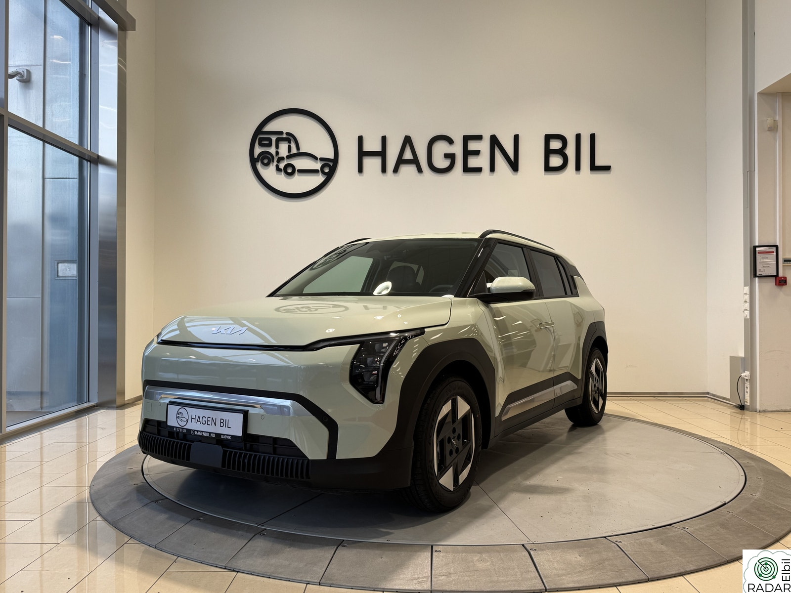KIA EV3 SR / EXCLUSIVE / NORSK BIL / AVENTUREINE GREEN MET / NA