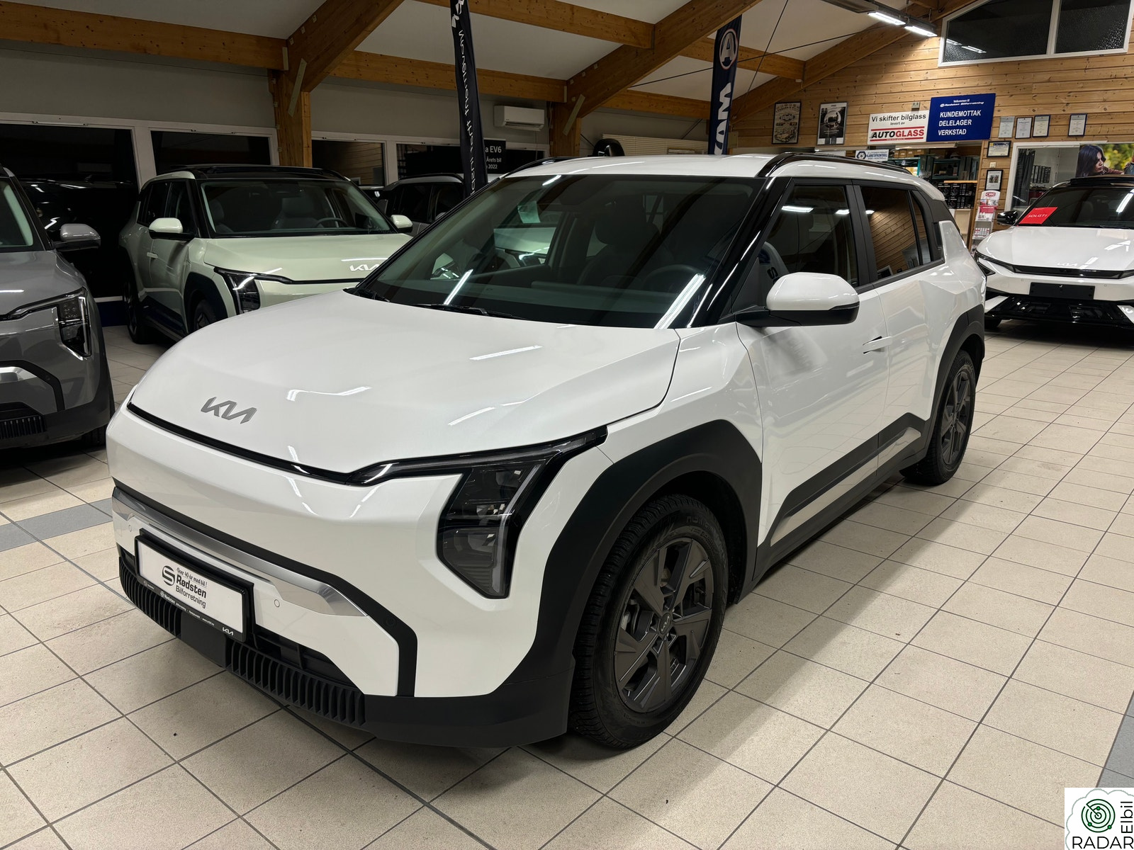 KIA EV3 Exclusive. S.R. Skinn, Navi, Rkamera, Norsk Bil++