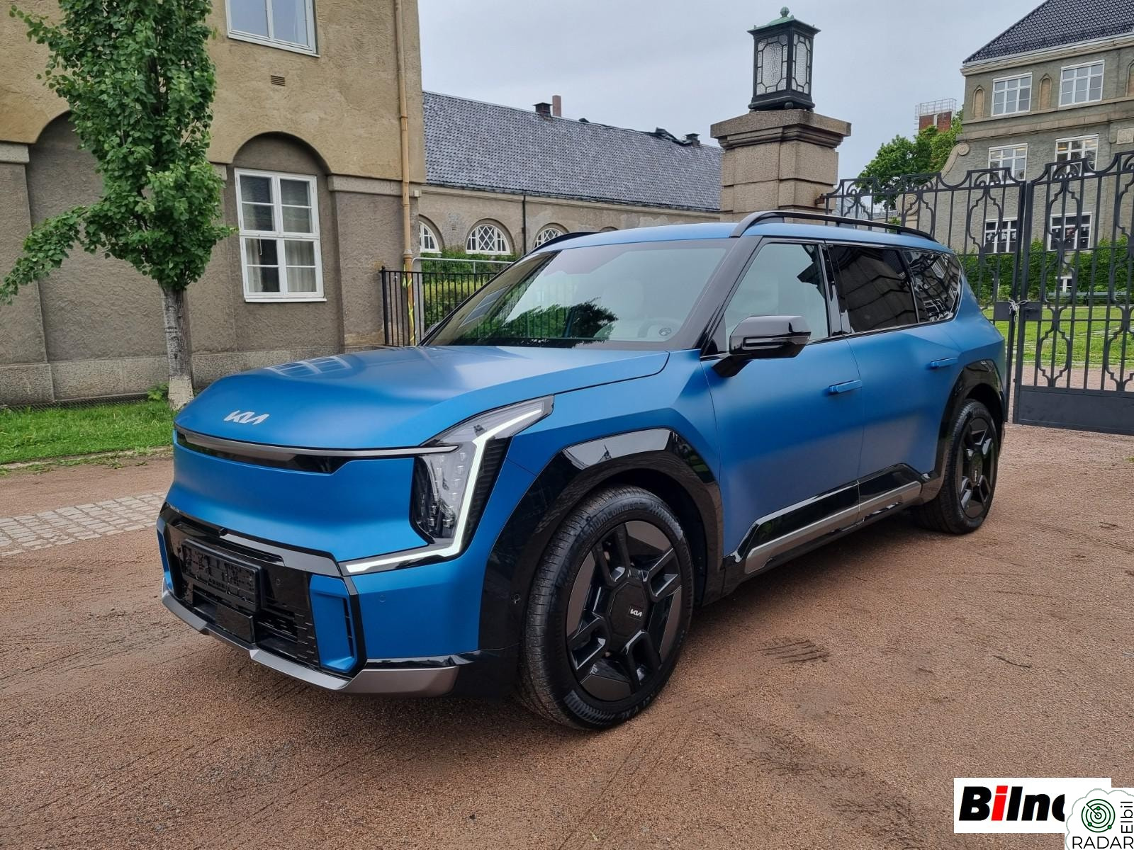 KIA EV9 GT-LINE Launch Edition/ AWD / 6-SETER / HUD / MERIDIAN