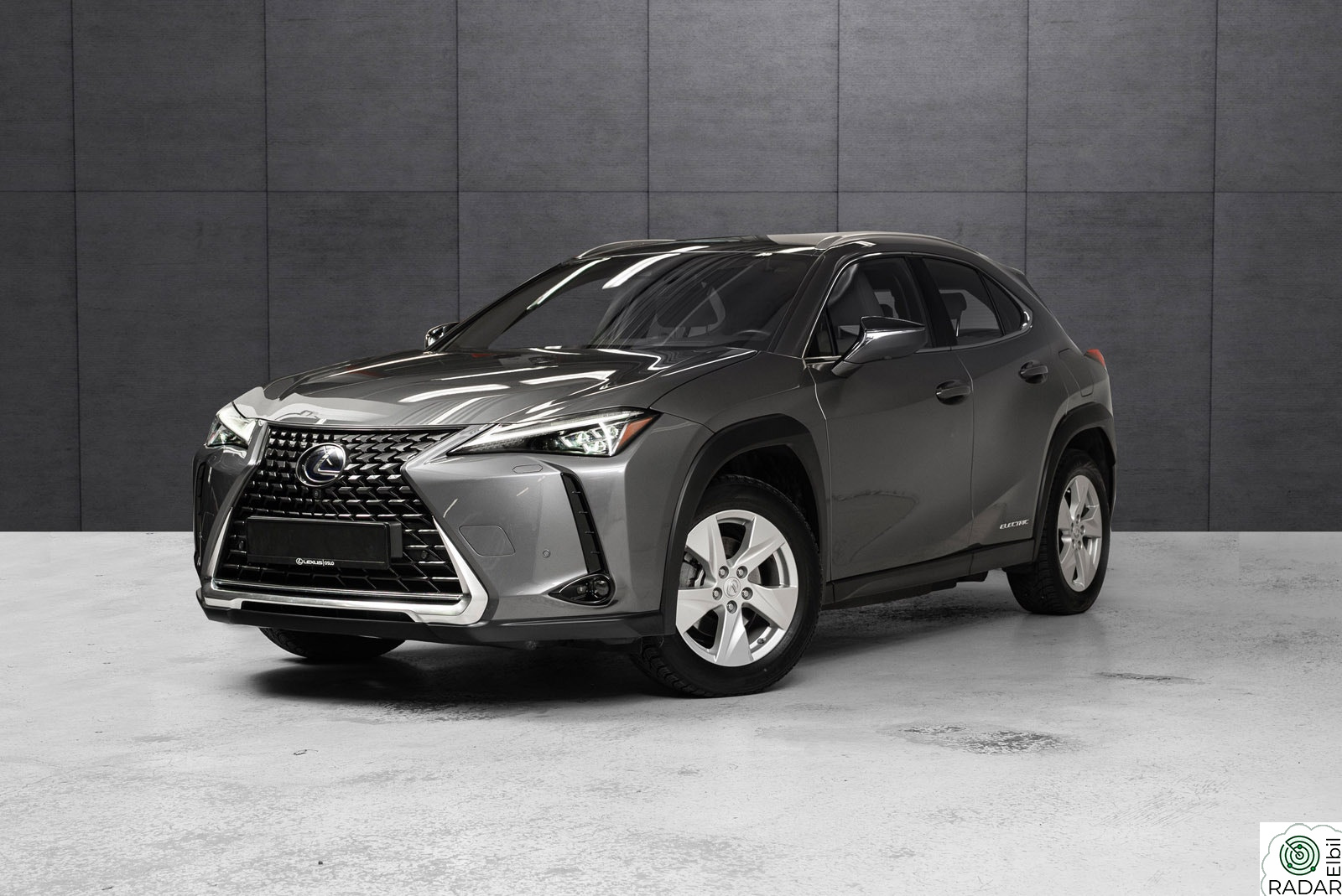LEXUS UX300E 300e FWD Luxury Topputgave