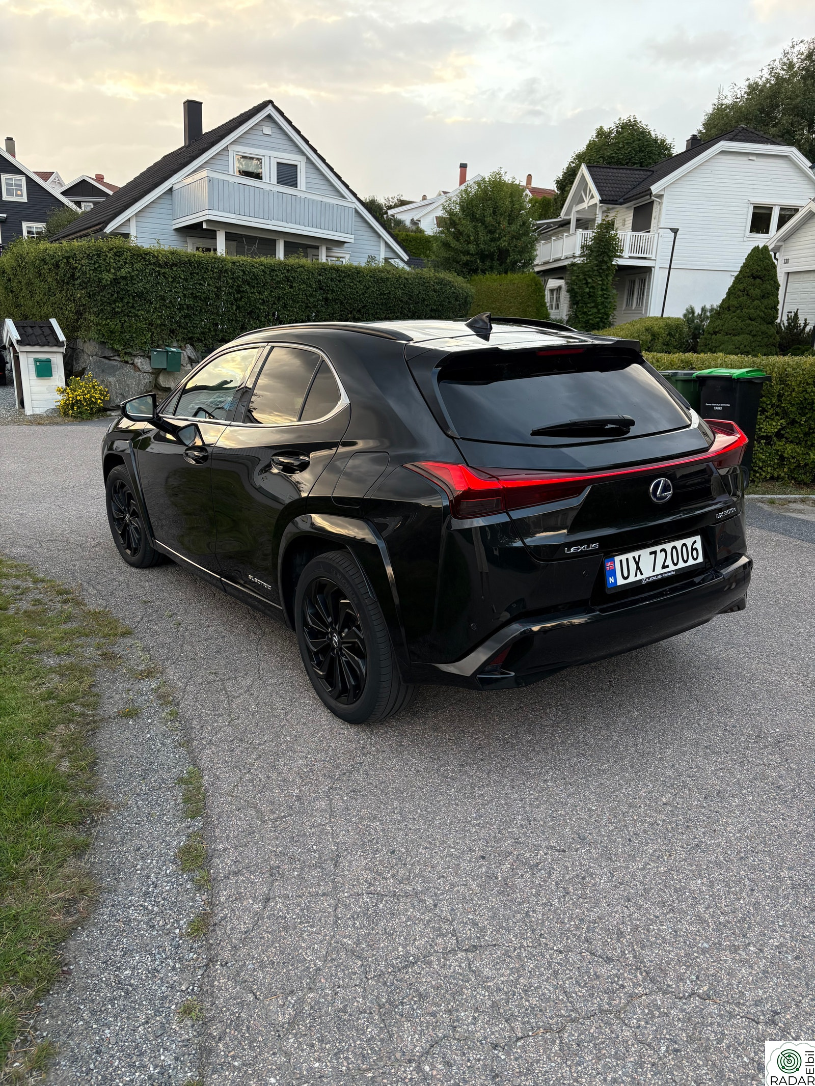LEXUS UX300E 300e FWD Luxury