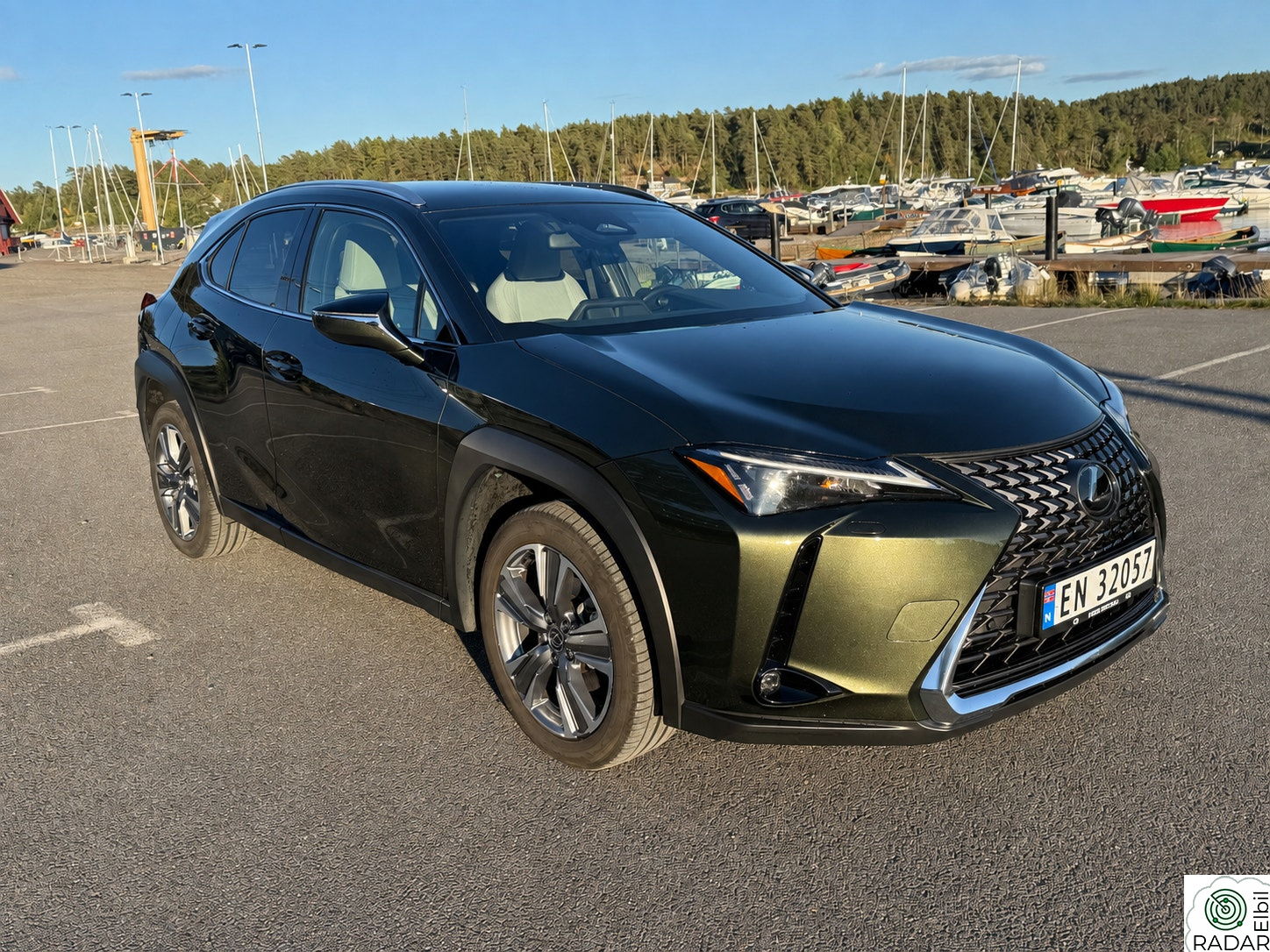 LEXUS UX300E 300e FWD Edition35