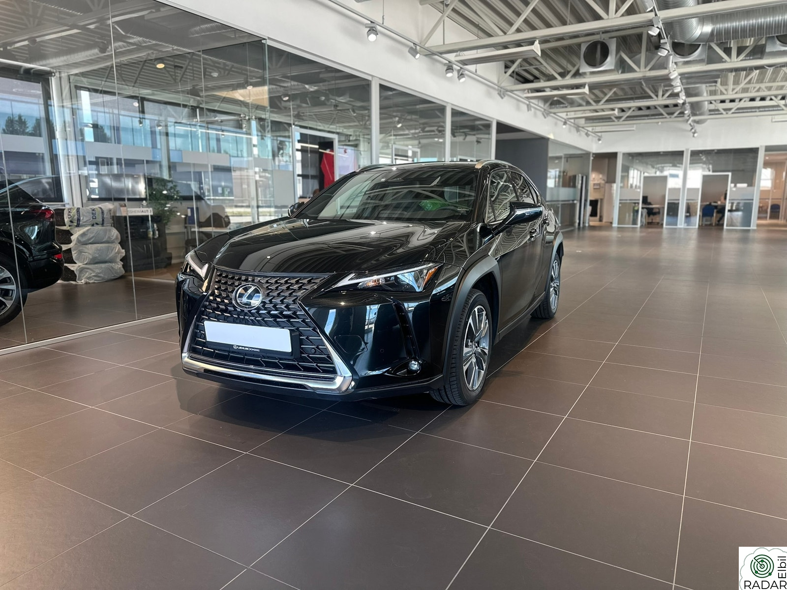 LEXUS UX300E Edition35 / LANG KJØRELENGDE + Gunstig betingelser
