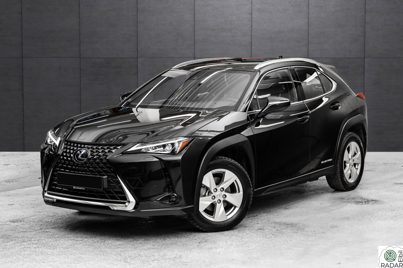 LEXUS UX300E FWD Premium Godt utstyrt, Lav km.