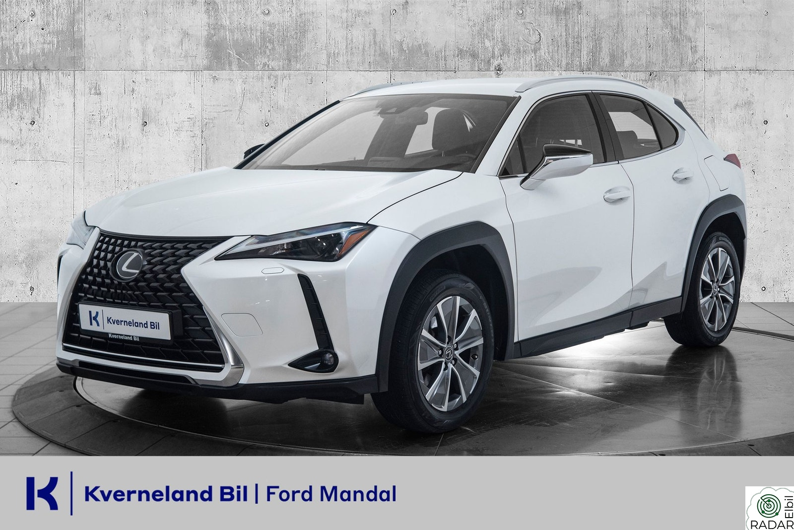 LEXUS UX300E 2023 | 67 000 km | 448 km | Premium | Garanti
