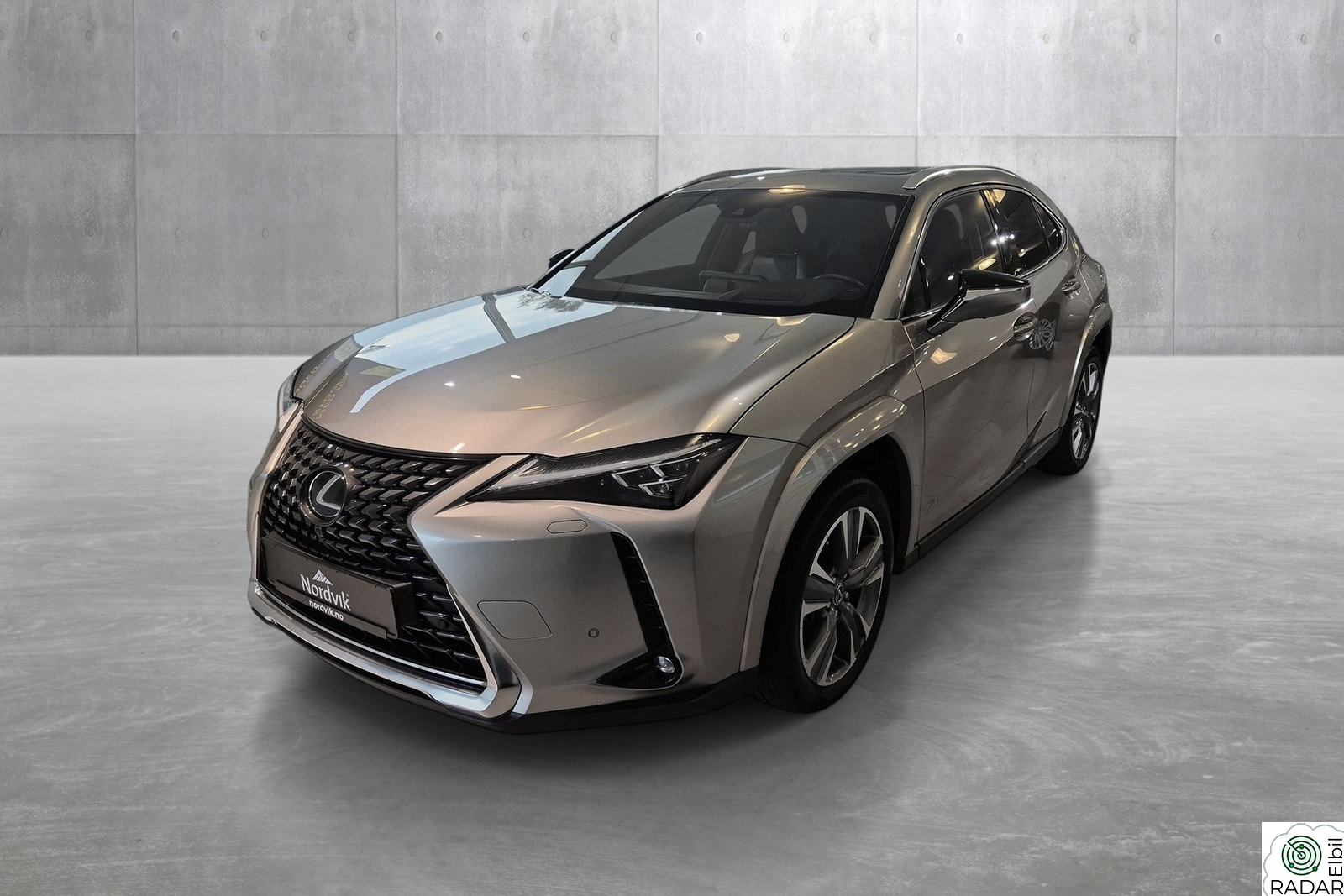LEXUS UX300E UX300e Luxury SUN klar for levering