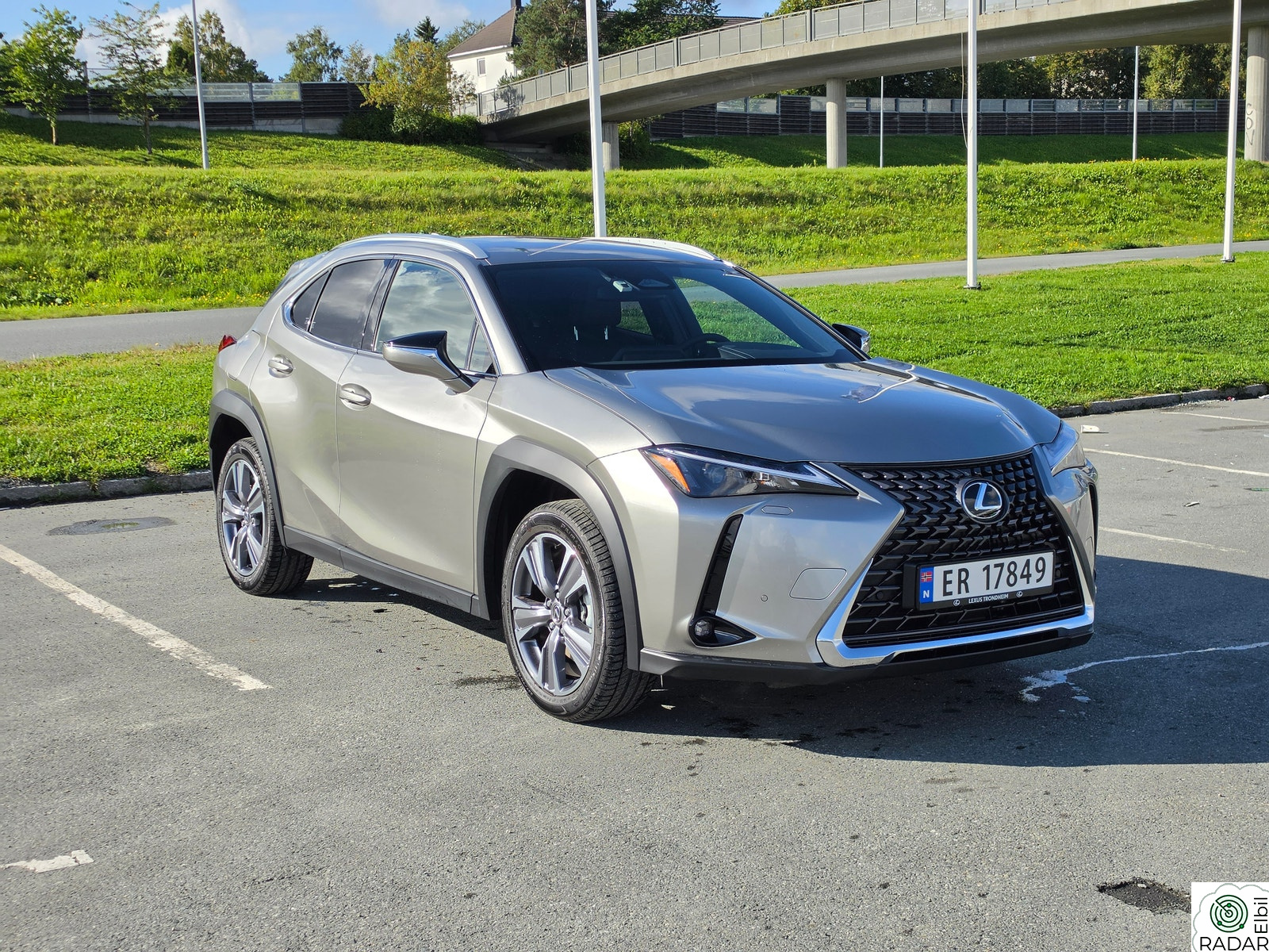 LEXUS UX300E 300e FWD Edition35