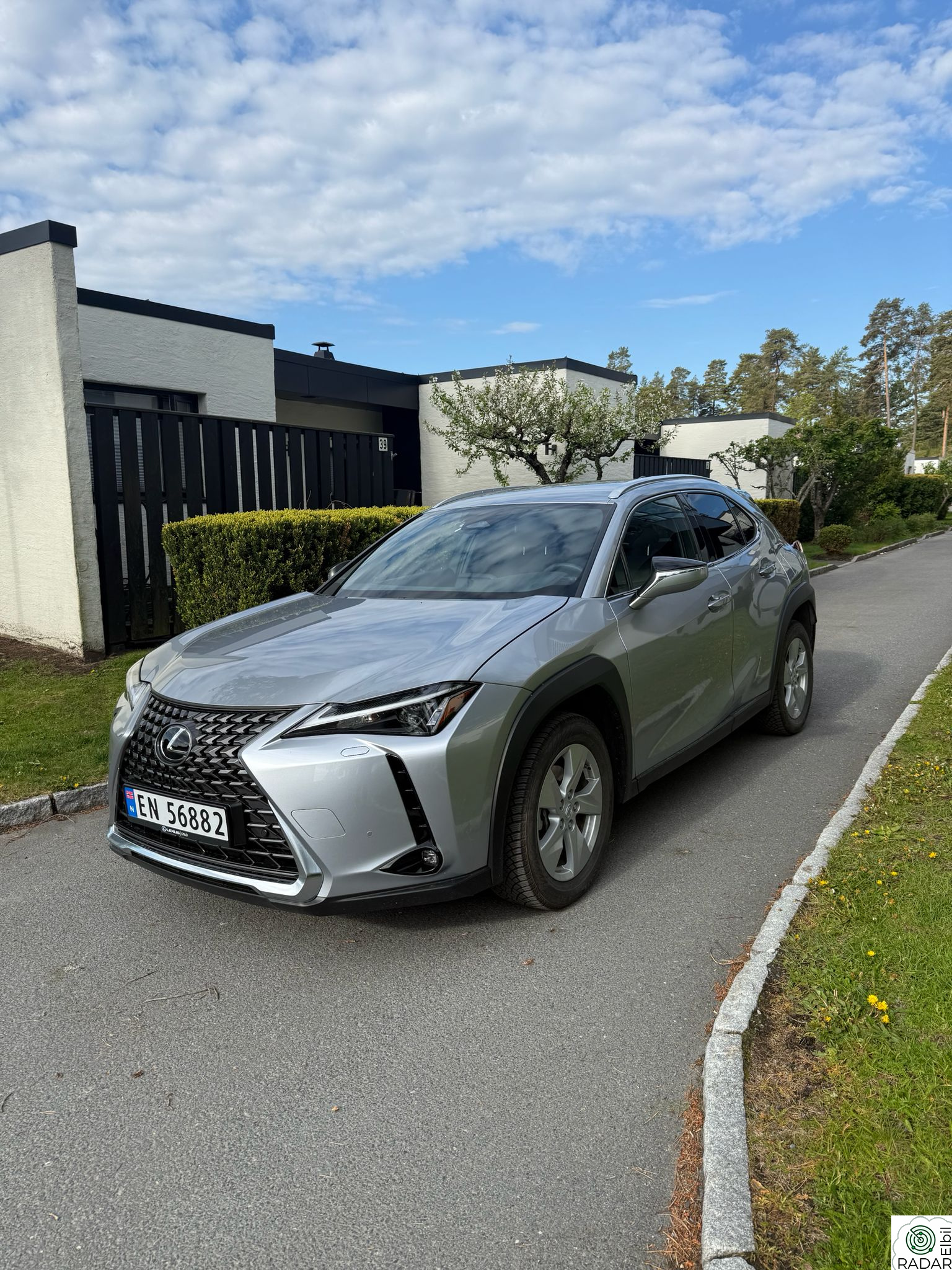 LEXUS UX300E 300e FWD Edition35